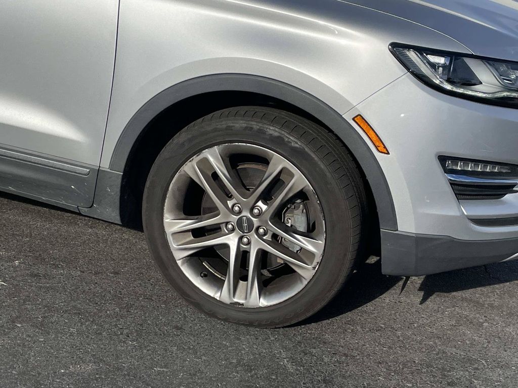 Used 2019 Silver Lincoln Reserve image 8