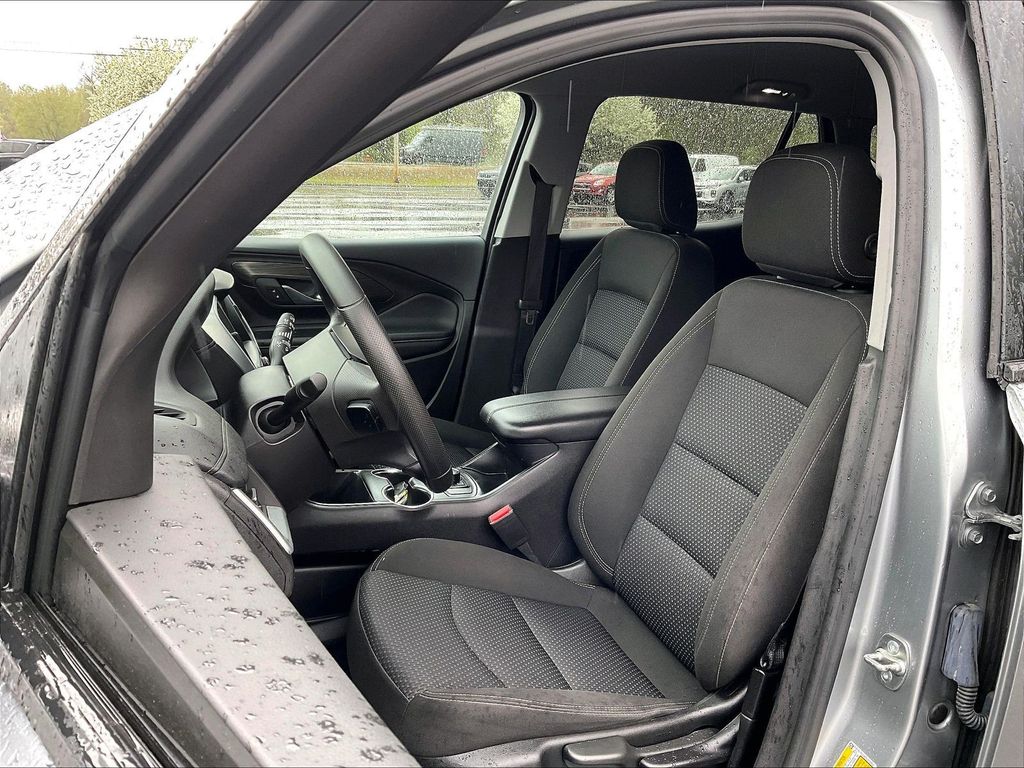 2024 GMC Terrain — photo 10