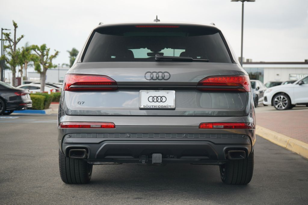 2025 Audi Q7  4