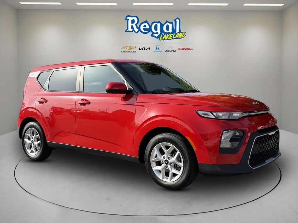 Inferno Red 2022 Kia Soul SUV / Crossover Front-Wheel Drive Continuously Variable Transmission