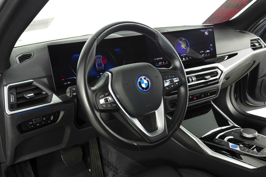 Thumbnail: 2024 BMW i4 - 31