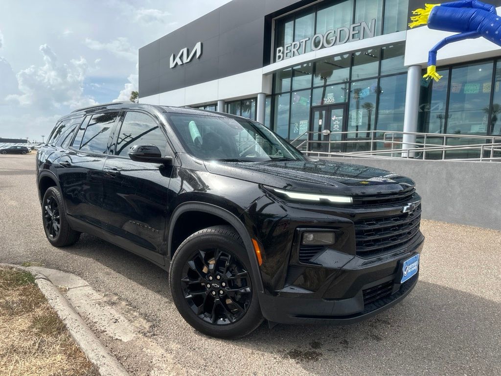Black Metallic 2025 Chevrolet Traverse SUV / Crossover Front-Wheel Drive 8-Speed Automatic