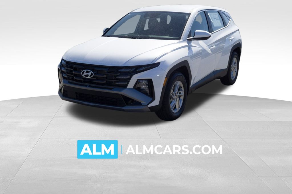 2025 Hyundai Tucson SE's photo