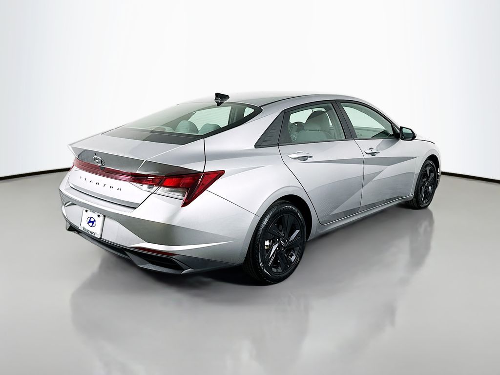 2021 Hyundai Elantra SEL 5