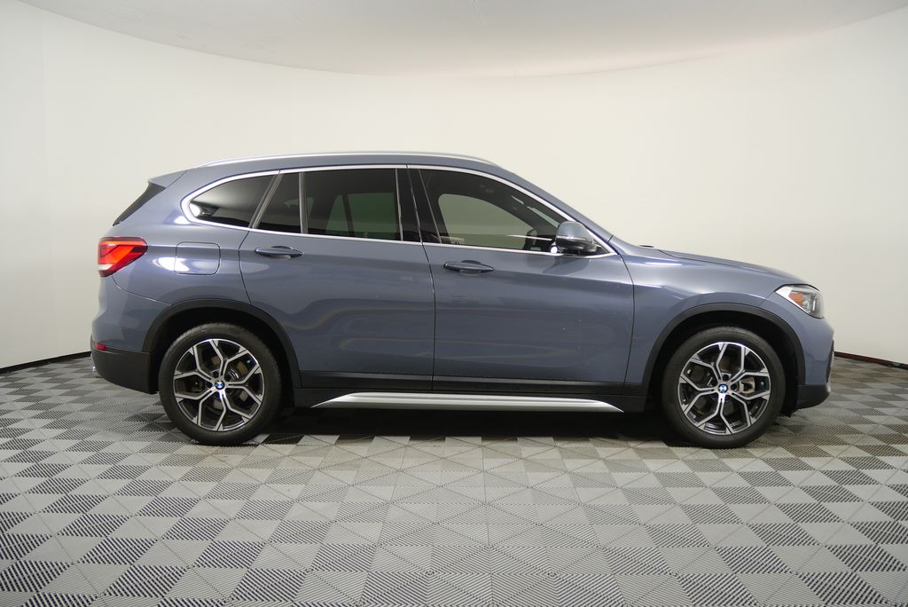 Thumbnail: 2021 BMW X1 - 2