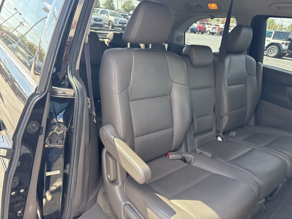 2015 Honda Odyssey Touring Elite photo 18