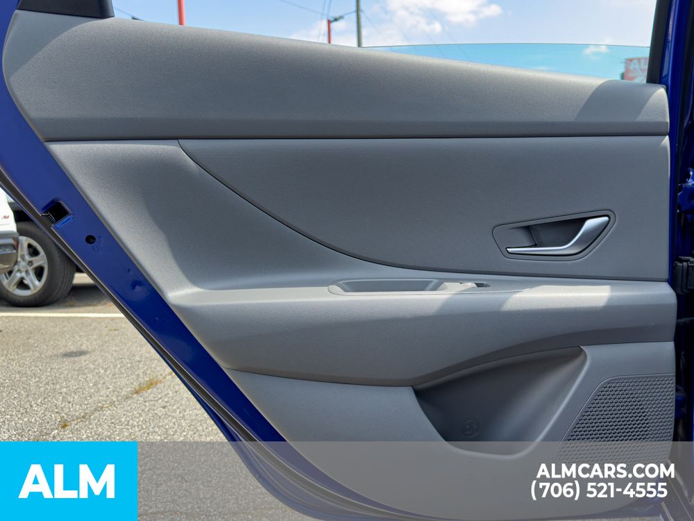 2024 Hyundai Elantra SE - Photo 14
