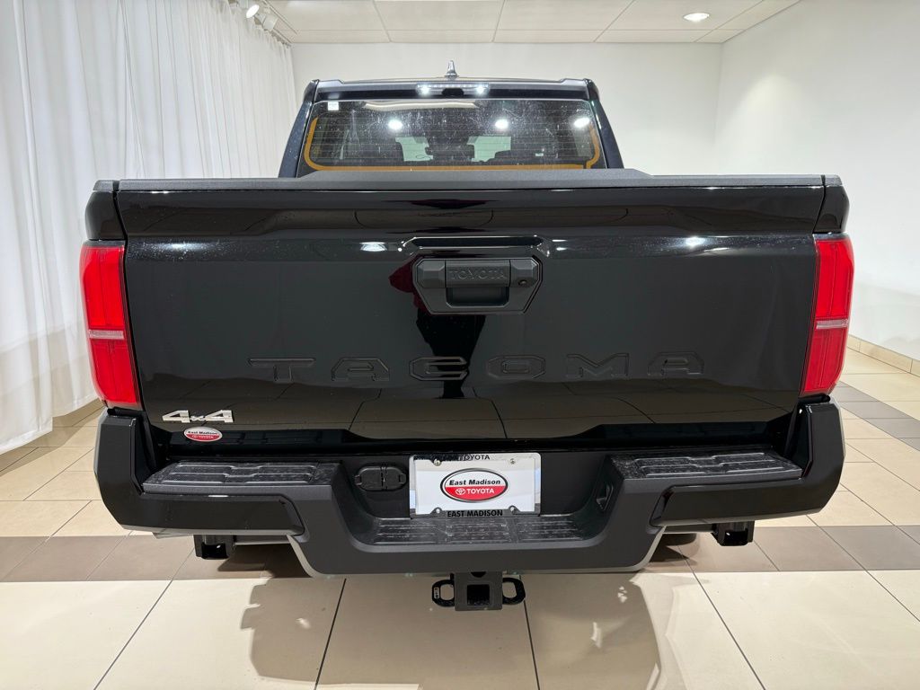 2025 Toyota Tacoma SR5 4