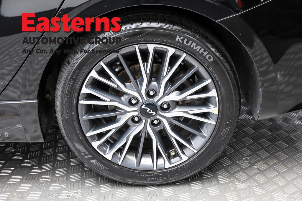 Used 2022 Black Kia GT-Line image 8