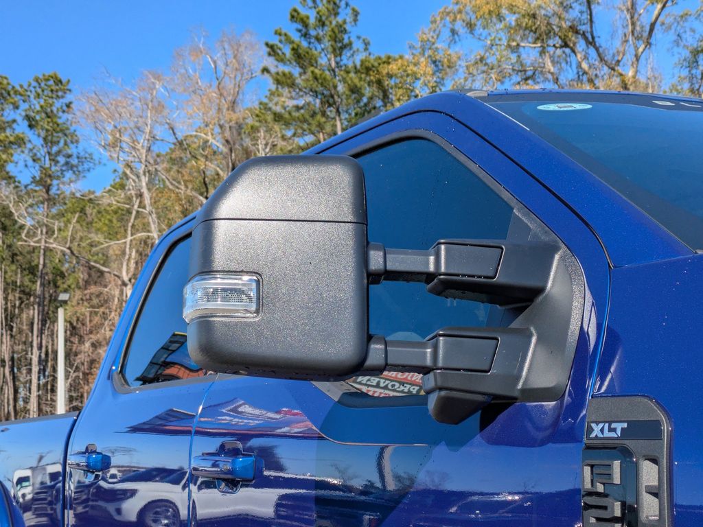 2026 Ford F-250 Super Duty Black Widow