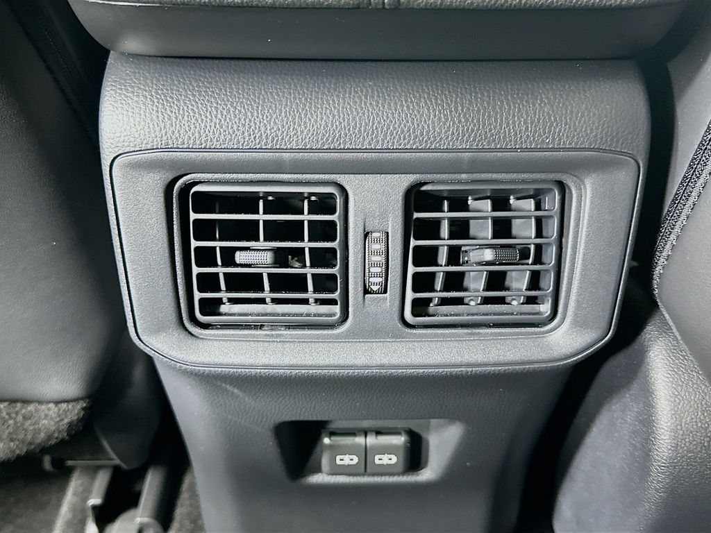 Thumbnail: 2025 Toyota RAV4 - 26