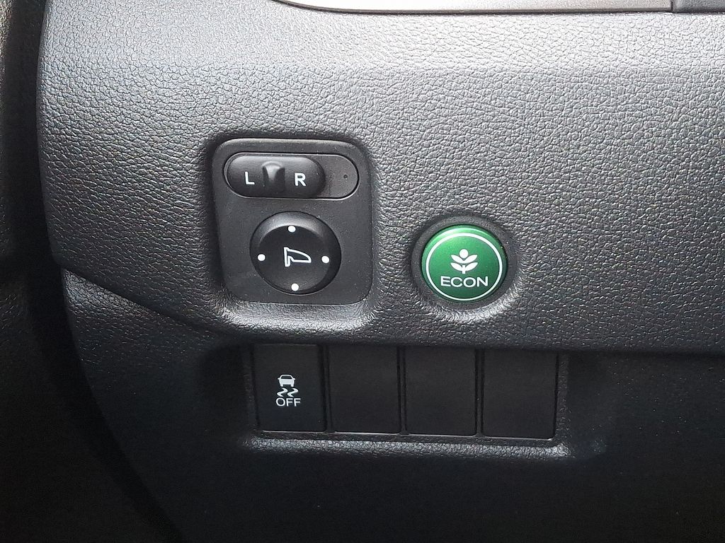 Thumbnail: 2016 Honda Pilot - 24