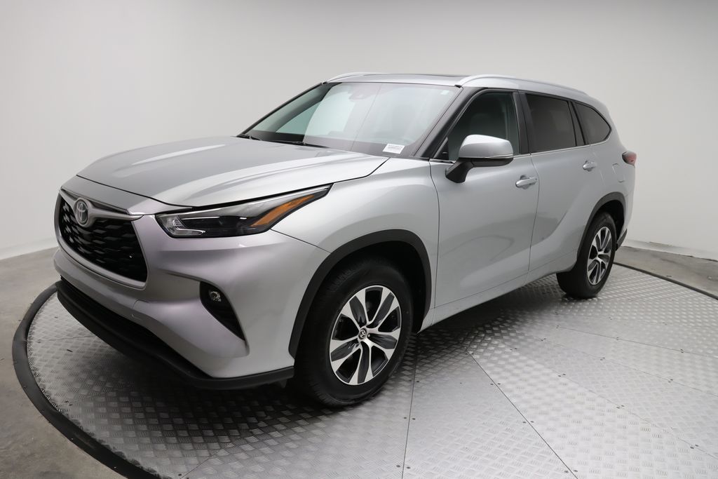 2024 Toyota Highlander XLE -
                West Palm Beach, FL