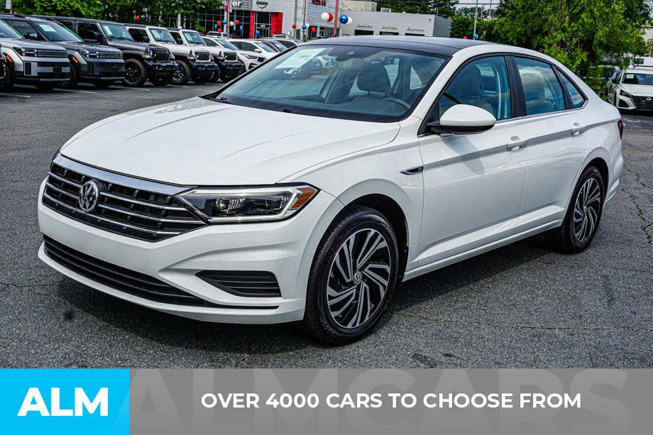Used 2021 White Volkswagen SEL image 3
