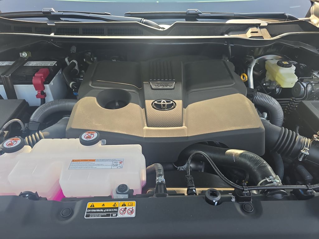 2026 Toyota Tundra Limited - Photo 31