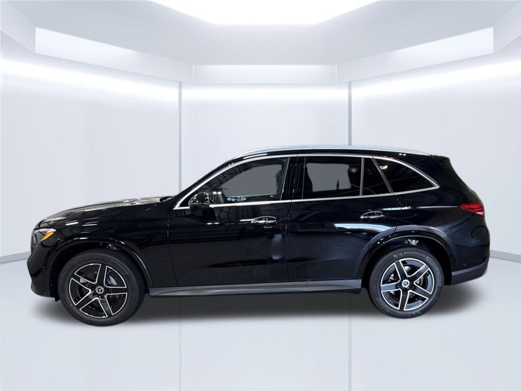 Thumbnail: 2027 Mercedes-Benz GLC - 2