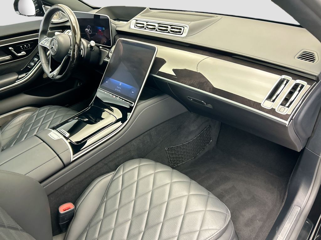Thumbnail: 2024 Mercedes-Benz S-Class - 16