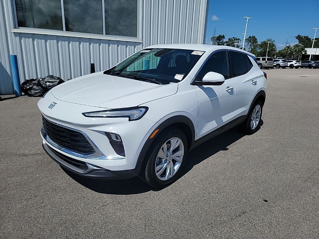 Summit White 2026 Buick Encore GX SUV / Crossover Front-Wheel Drive Continuously Variable Transmission