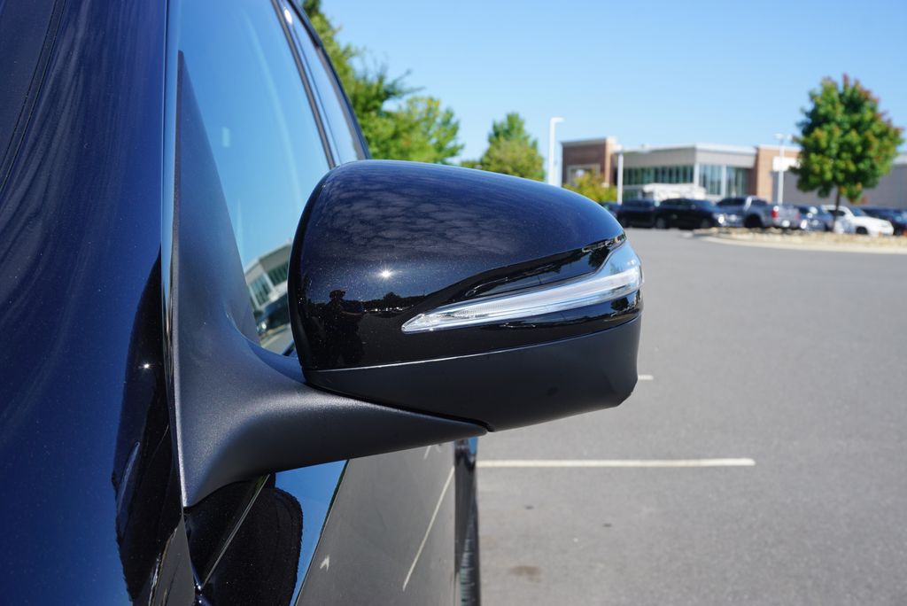 Thumbnail: 2026 Mercedes-Benz GLE - 13