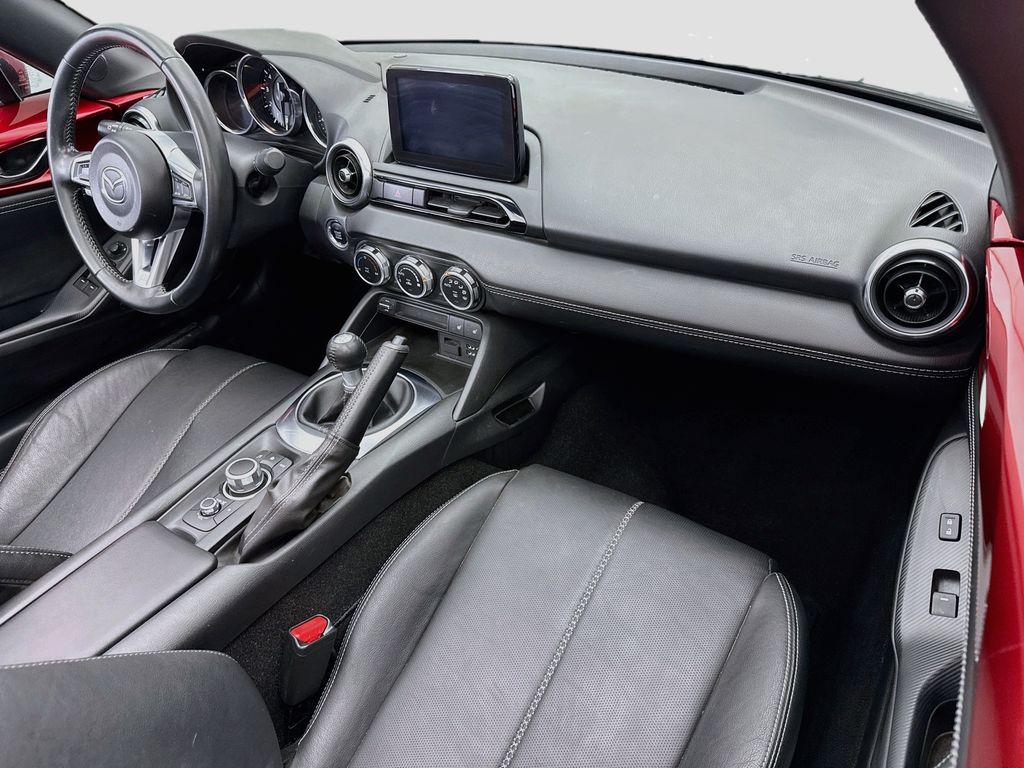 Thumbnail: 2020 Mazda MX-5 Miata - 16