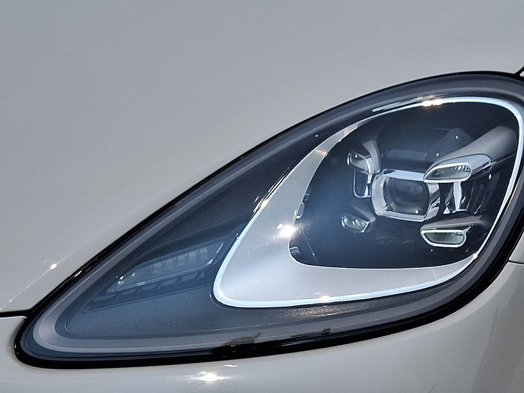 2022 Porsche   11