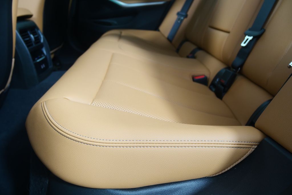 Thumbnail: 2025 BMW 3 Series - 15