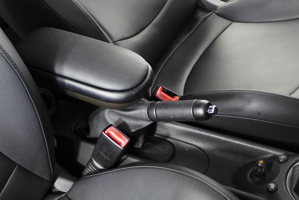 Thumbnail: 2011 MINI Cooper Clubman - 17