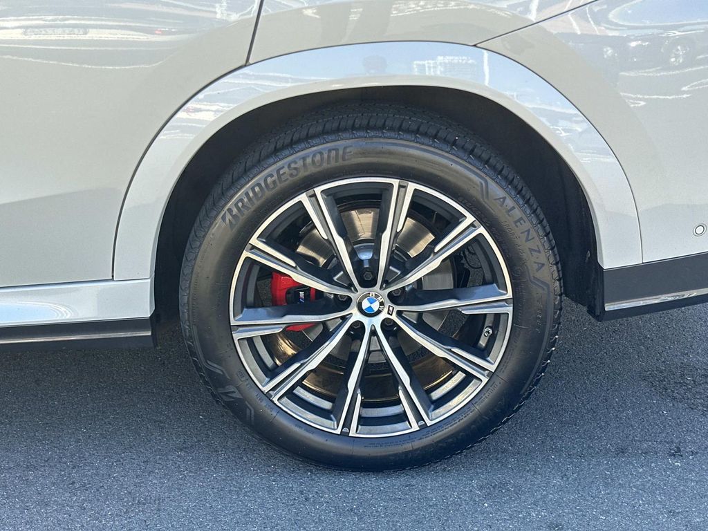 Thumbnail: 2023 BMW X6 - 15