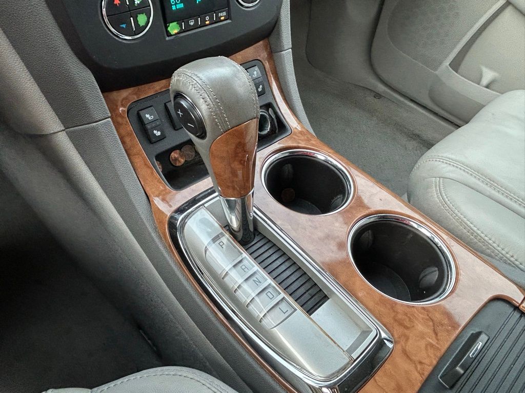 Thumbnail: 2008 Buick Enclave - 27