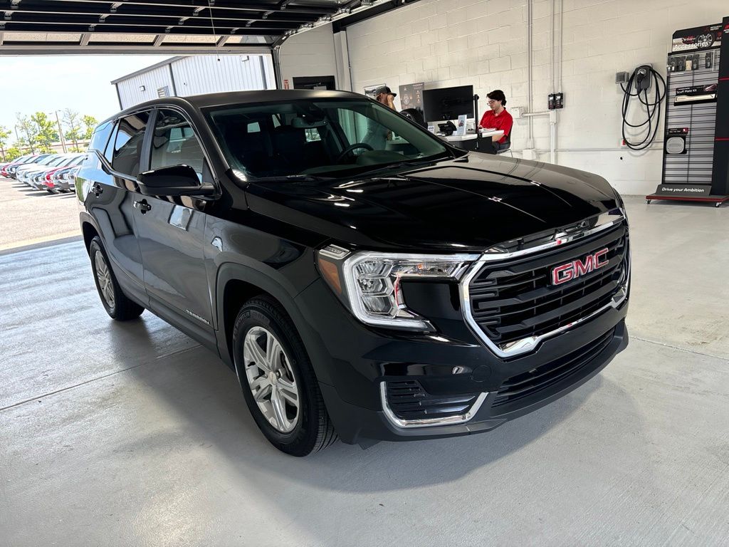 Used 2024 GMC Terrain SUV
