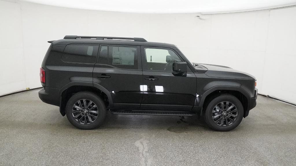 2025 Toyota Land Cruiser  3