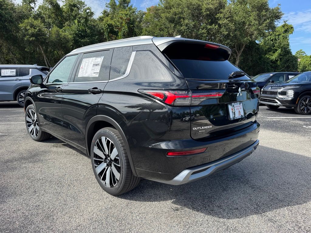 2025 Mitsubishi Outlander SEL photo 4