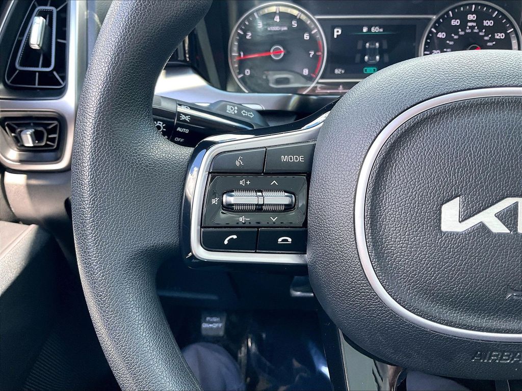 2023 Kia Sorento — photo 22
