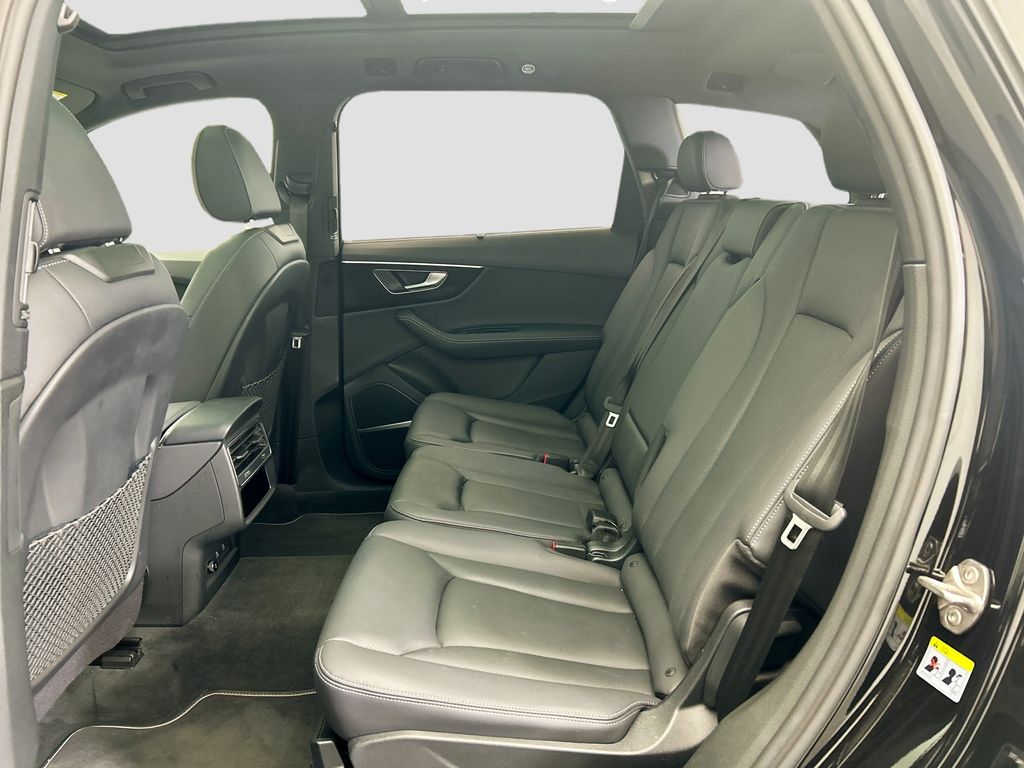 Thumbnail: 2025 Audi Q7 - 20