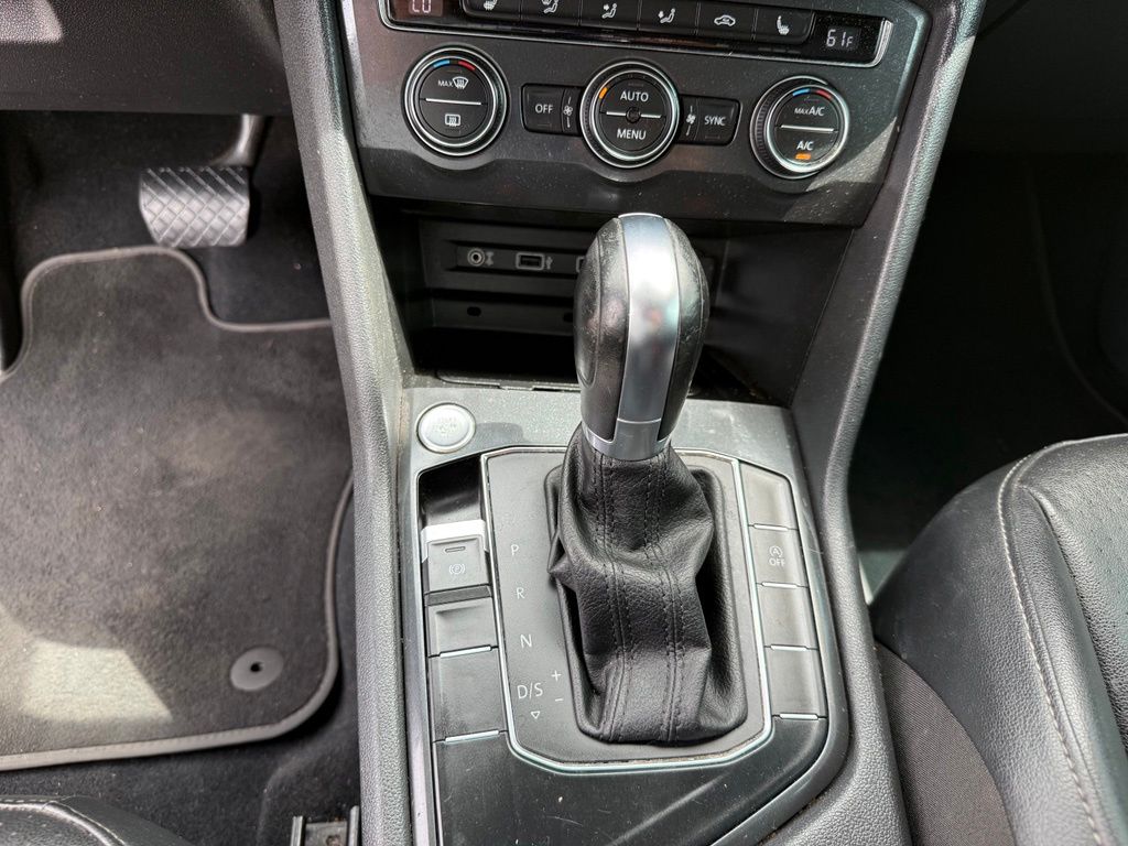 Thumbnail: 2018 Volkswagen Tiguan - 20