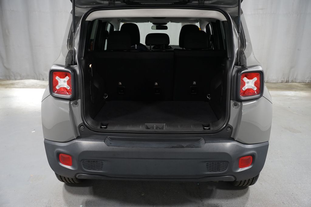 Thumbnail: 2020 Jeep Renegade - 32