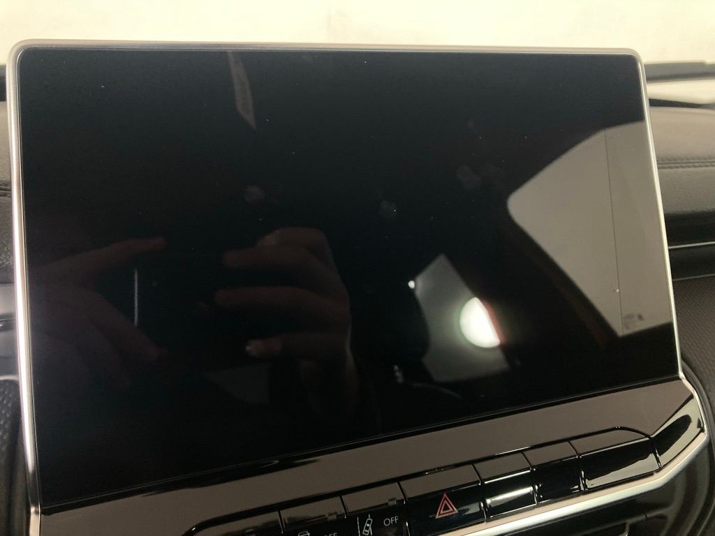 New 2026 Orange Jeep Latitude image 3