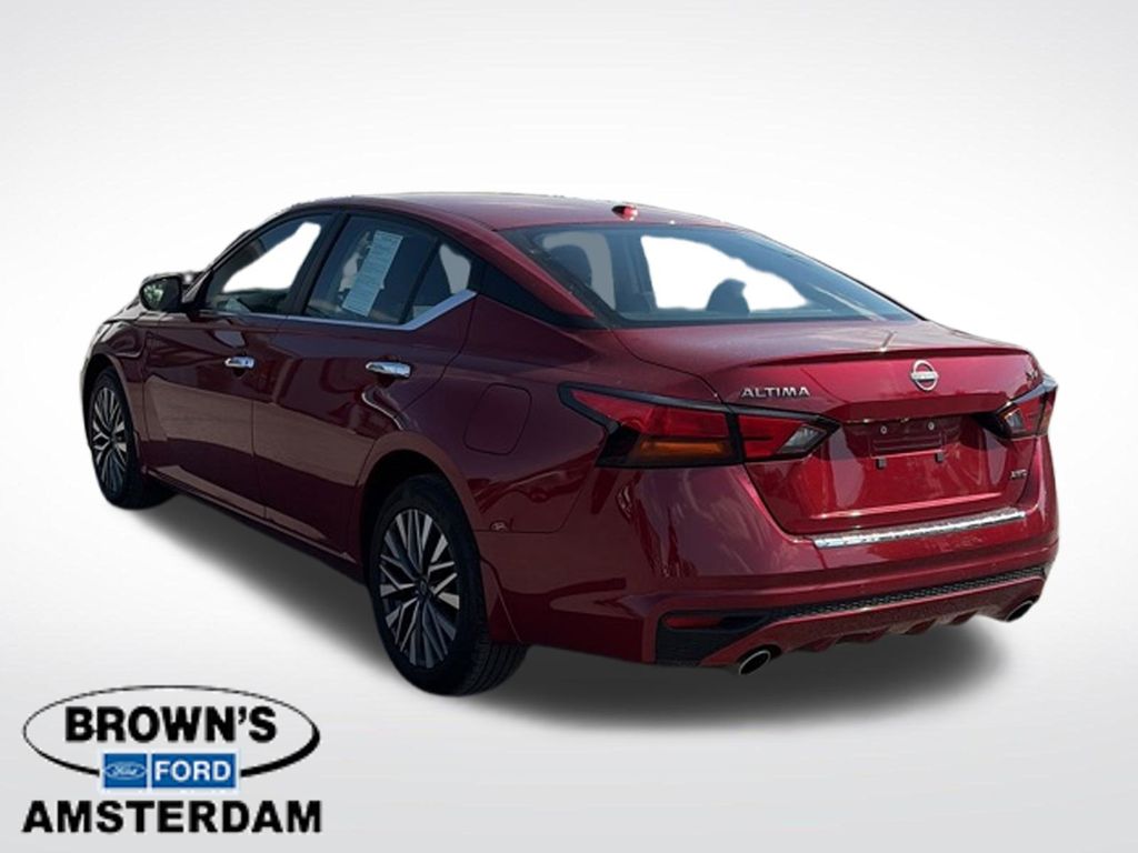 2023 Nissan Altima 2.5 SV - 3
