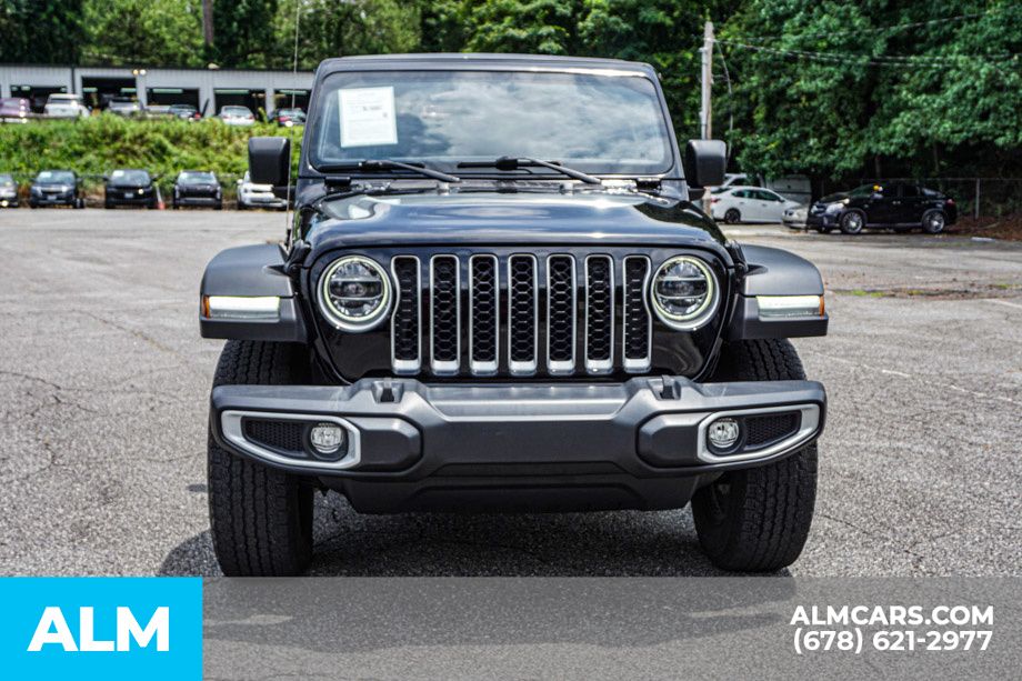 Used 2022 Black Jeep Overland image 10