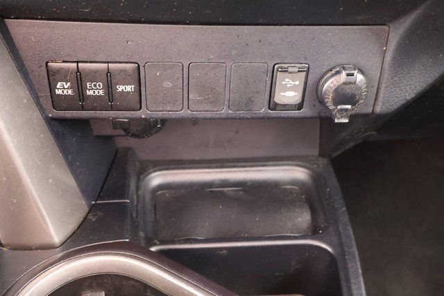 2018 Toyota RAV4 Hybrid LE photo
