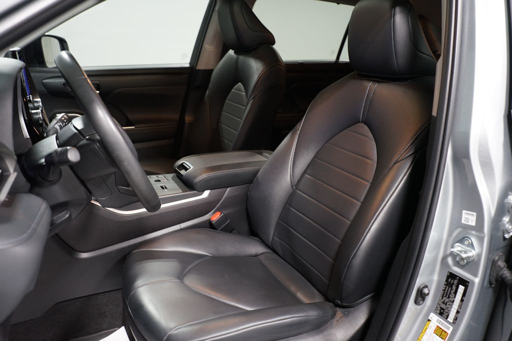 Thumbnail: 2024 Toyota Highlander - 27