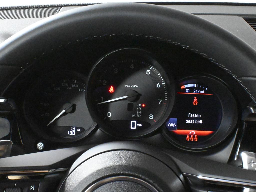 Thumbnail: 2025 Porsche Macan - 21