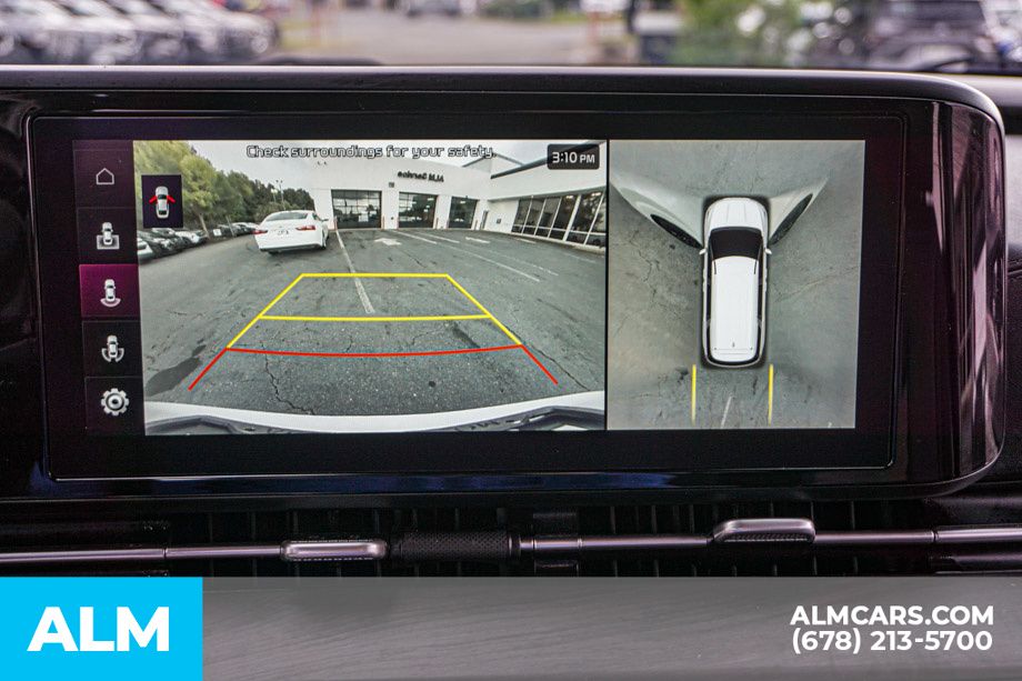Used 2022 White Kia SX image 44