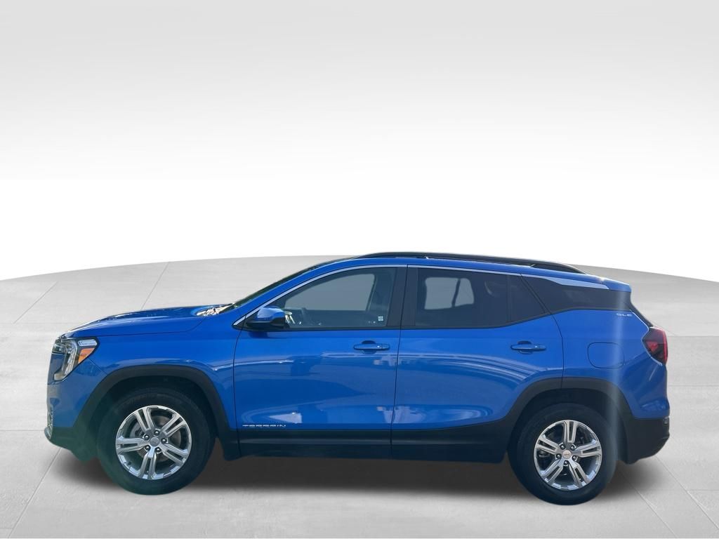 Used 2024 Blue GMC SLE image 2