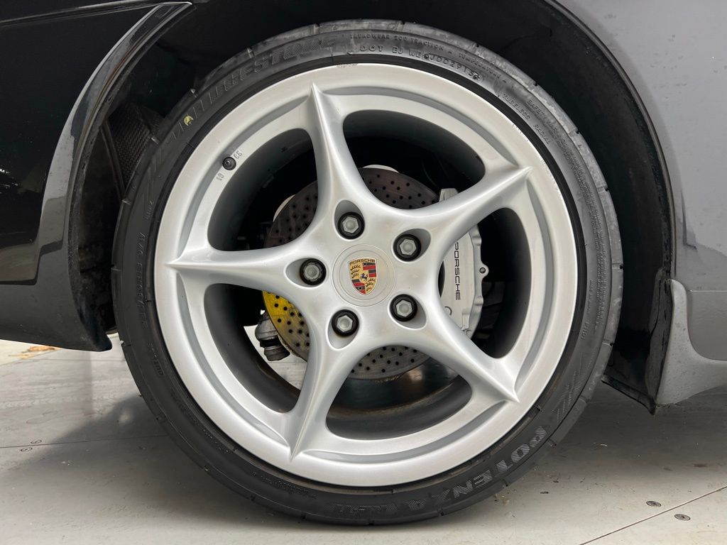 Thumbnail: 2003 Porsche 911 - 32