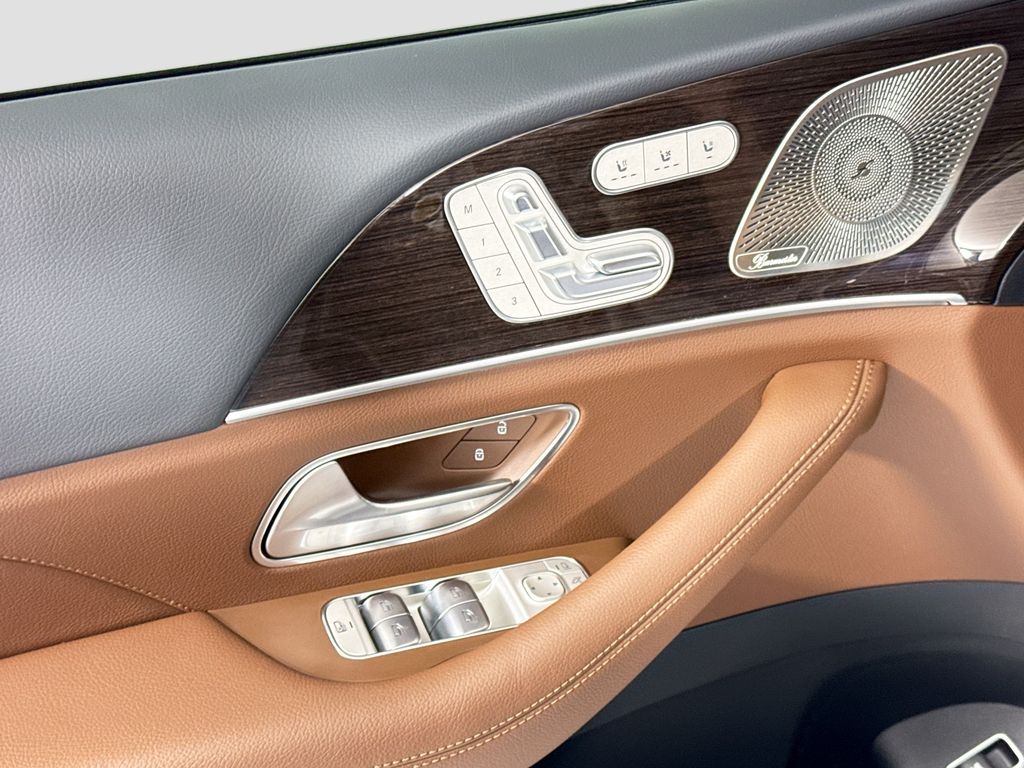 Thumbnail: 2026 Mercedes-Benz GLS - 25