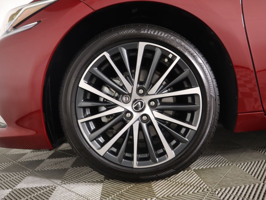 Thumbnail: 2025 Lexus ES - 31