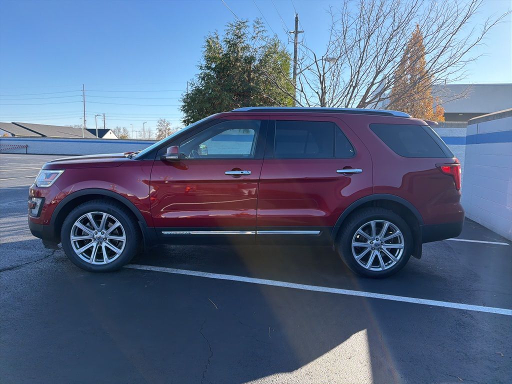 Thumbnail: 2016 Ford Explorer - 2