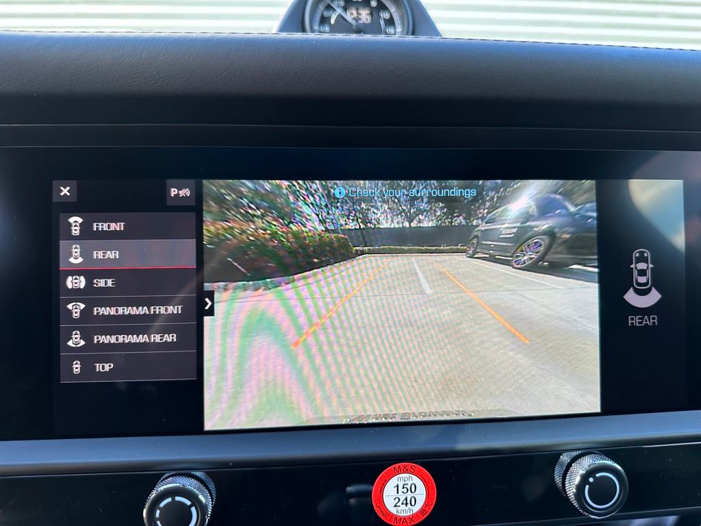 Thumbnail: 2026 Porsche Macan - 31