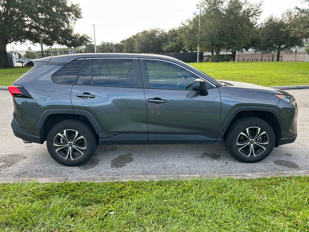 Thumbnail: 2022 Toyota RAV4 - 6
